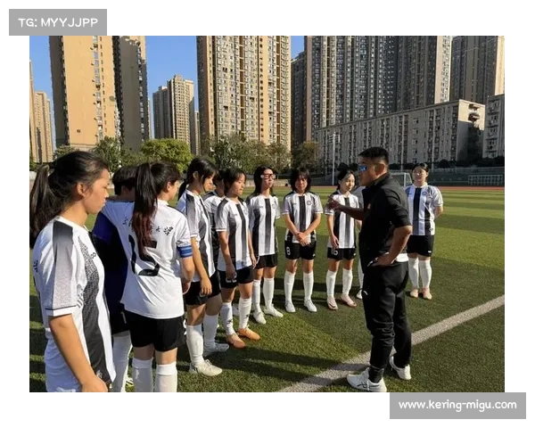 小球员称专业场地比赛对节奏感和团队配合有直观帮助